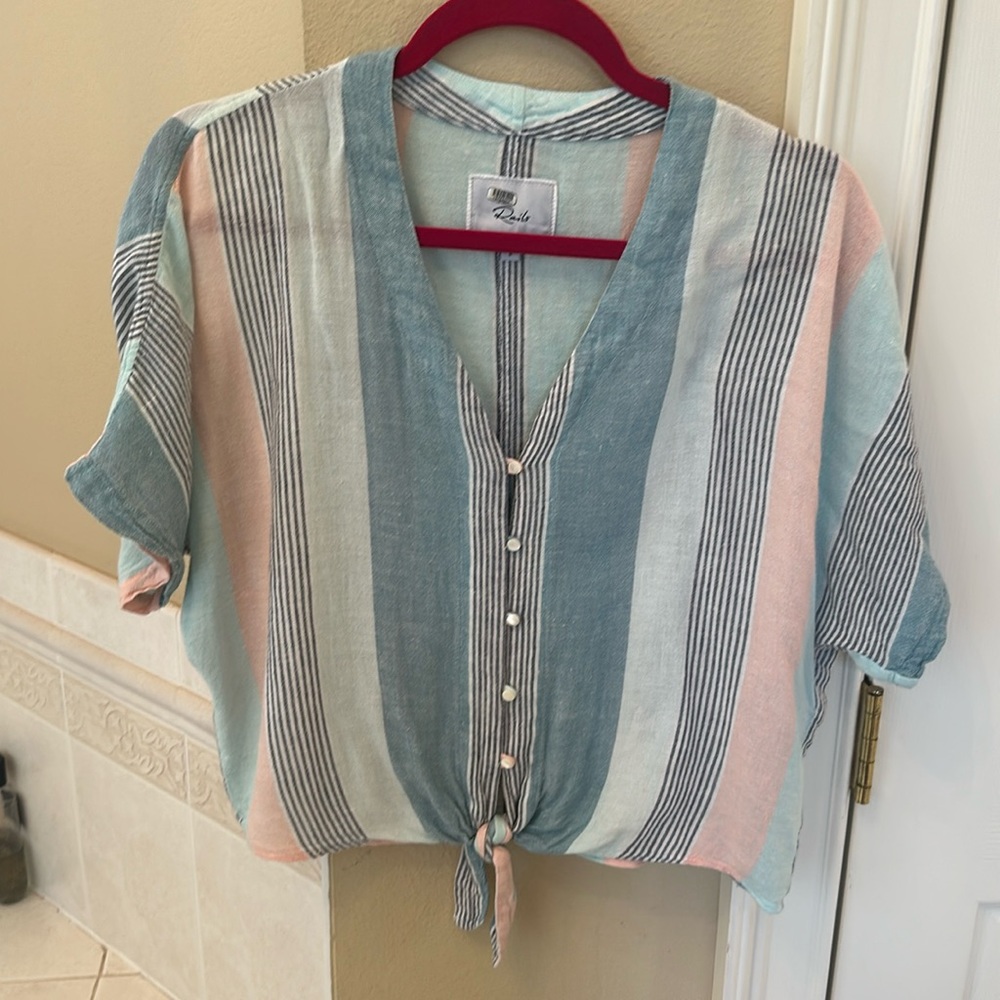Rails Button Down - size S - GUC